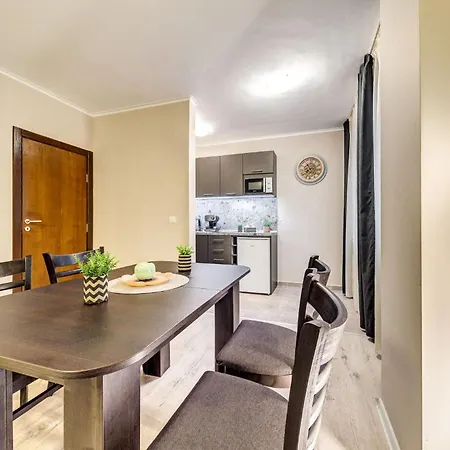 Warm Mountain Hideout By Flat Manаger פמפורובו