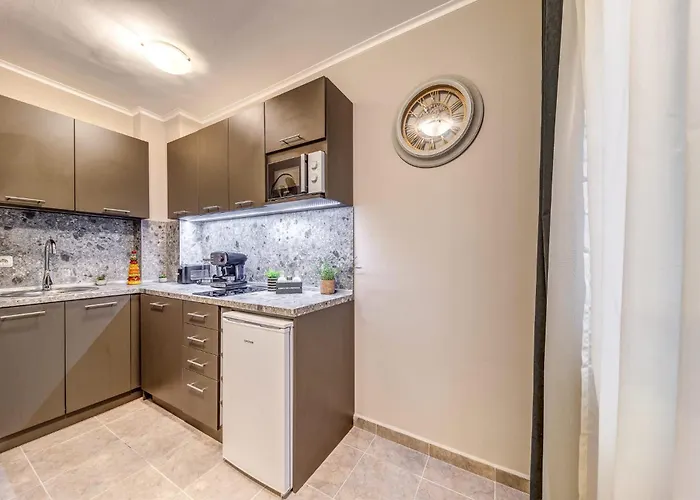 Warm Mountain Hideout 팜포로보