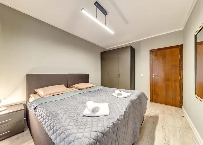 Warm Mountain Hideout * 팜포로보